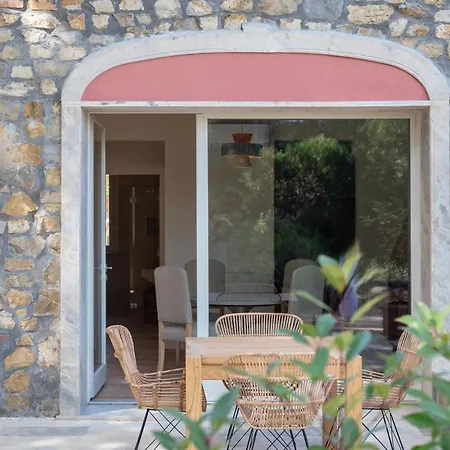 Aparthotel Castel Del Mare Suites&apartments *