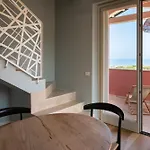 Castel Del Mare Suites&apartments Apartahotel 4*