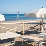 Apartahotel Castel Del Mare Suites&apartments San Vincenzo