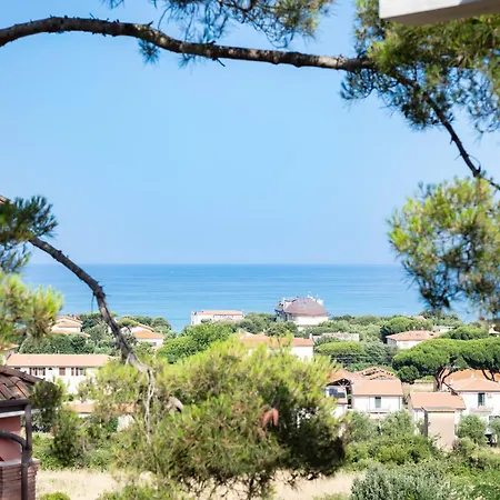 Castel Del Mare Suites&apartments Apartahotel 4*