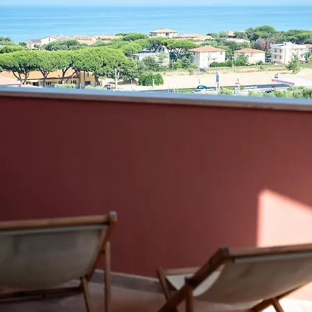 Castel Del Mare Suites&apartments