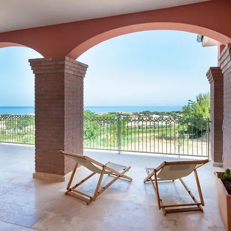 Castel Del Mare Suites&apartments *