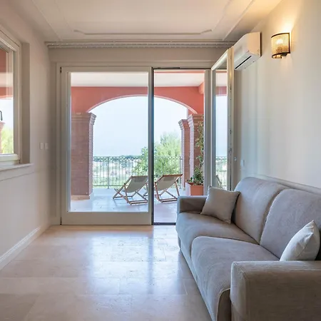 Castel Del Mare Suites&apartments Apartahotel 4*