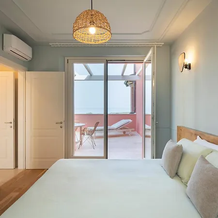 Castel Del Mare Suites&apartments Apartahotel