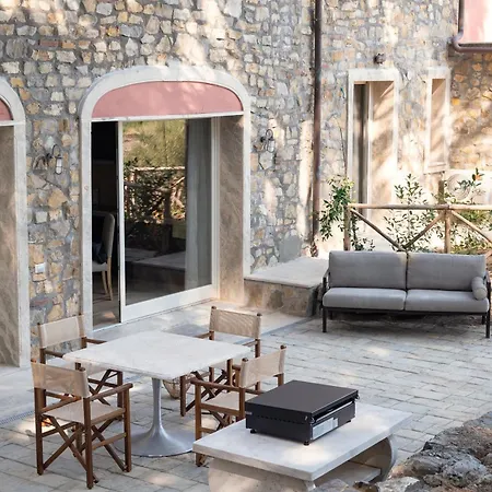 Castel Del Mare Suites&apartments 아파트호텔 *